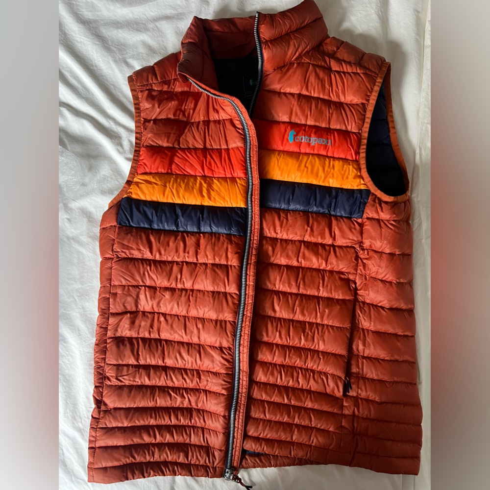 Blending responsibly sourced down with a streamlined design, the Fuego Down Vest